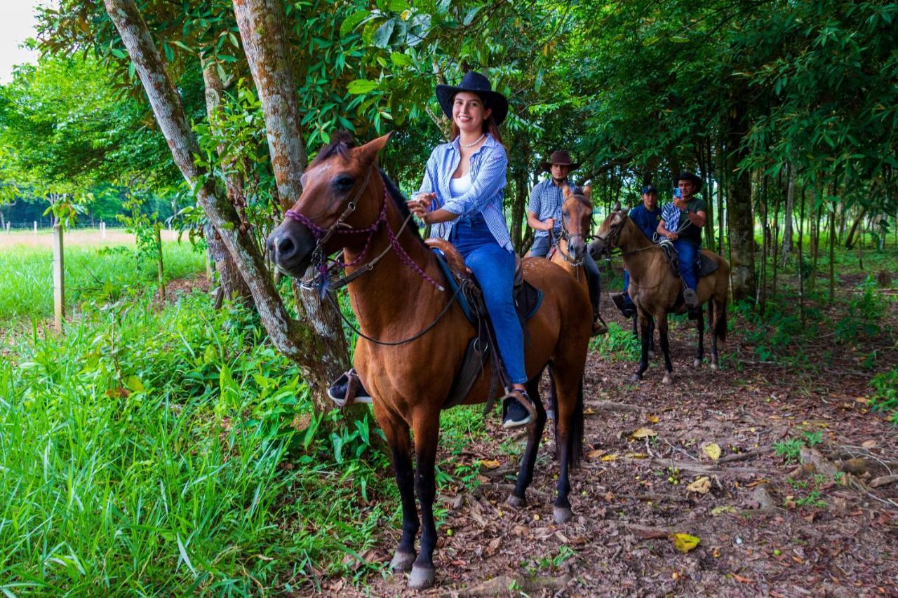 Hotel Campestre La Potra Apiay エクステリア 写真