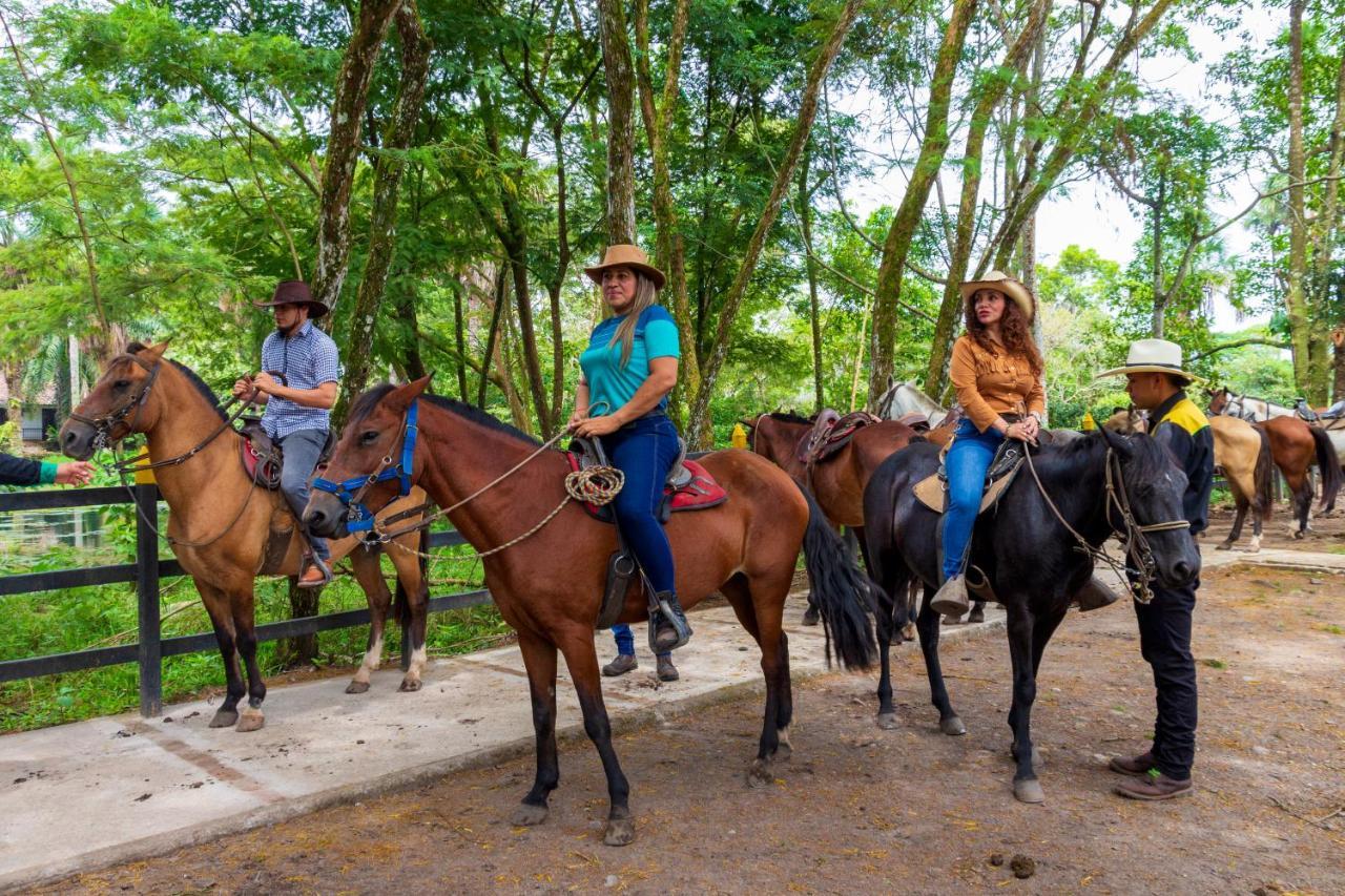 Hotel Campestre La Potra Apiay エクステリア 写真