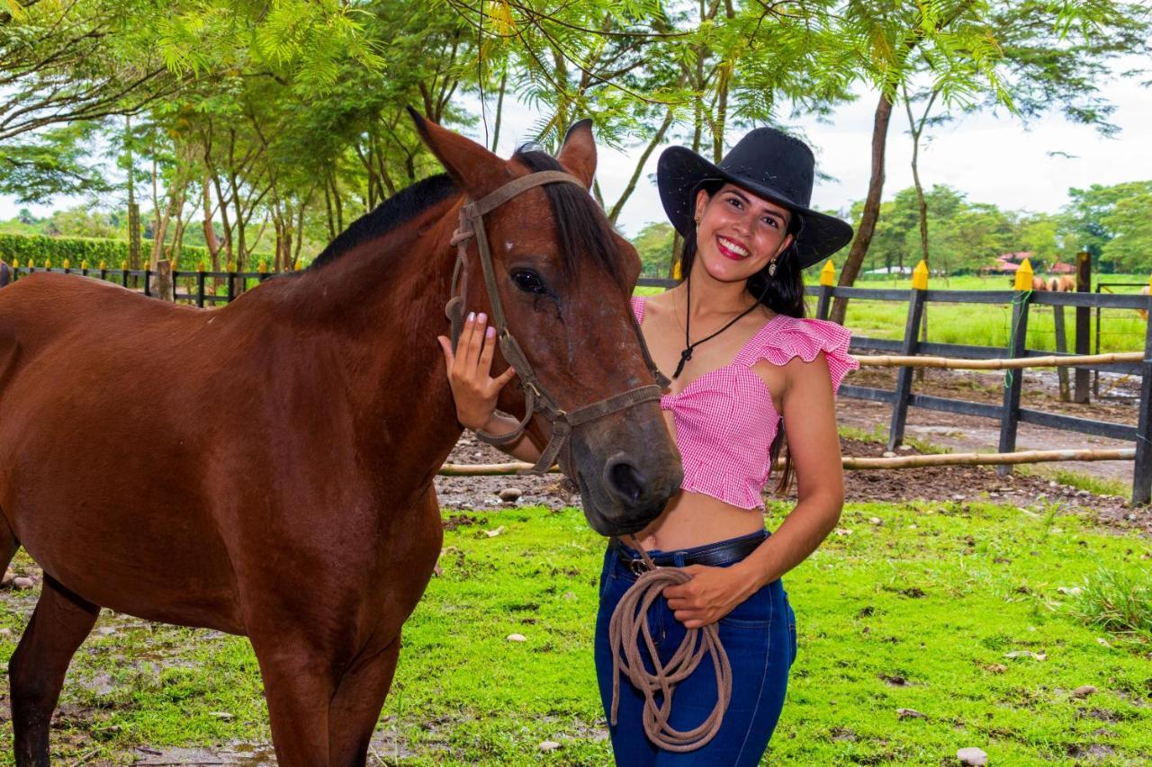 Hotel Campestre La Potra Apiay エクステリア 写真